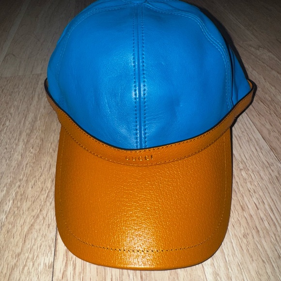 GUCCI Blue and Orange Leather Cap - Picture 1 of 7